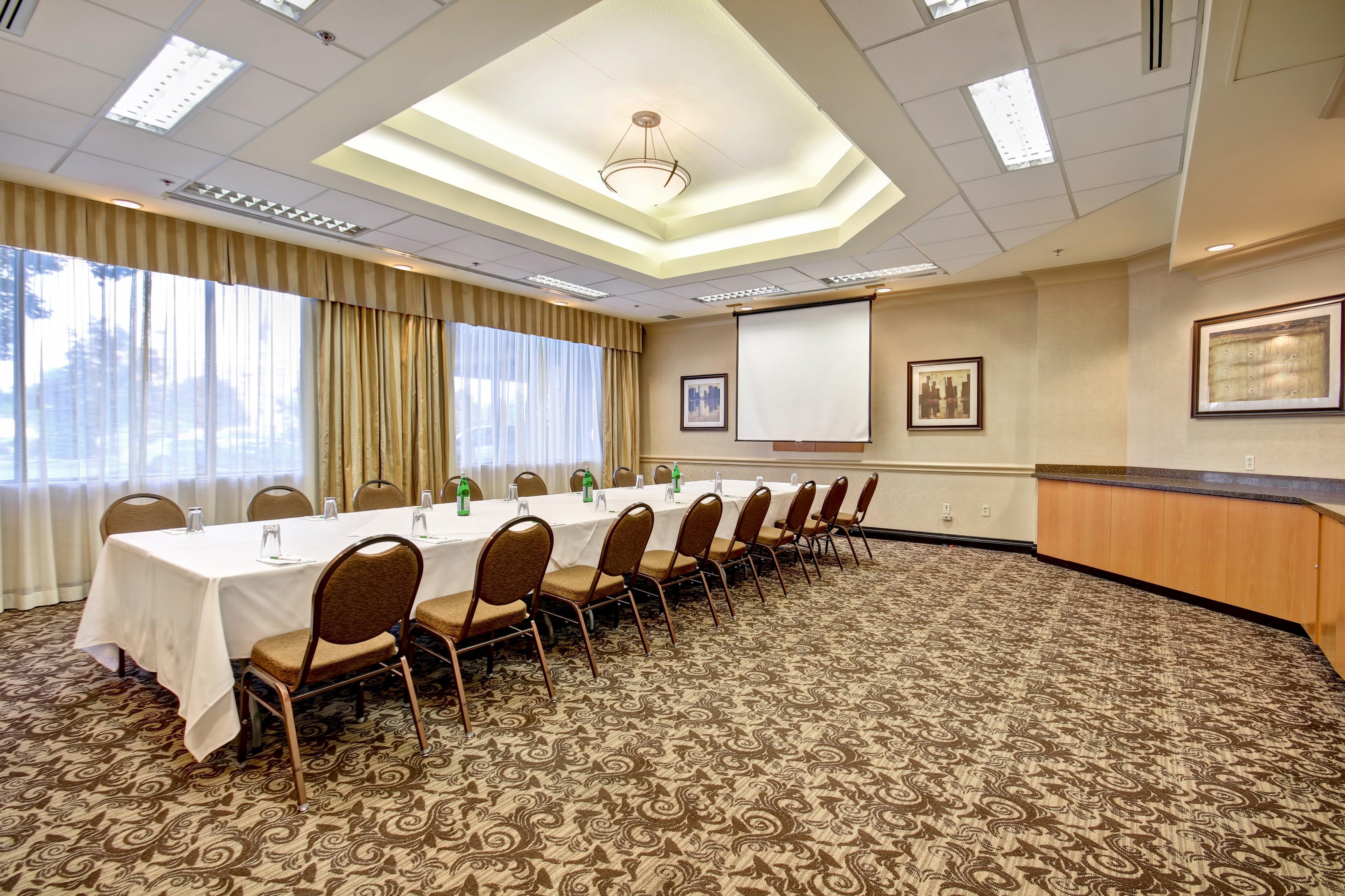 Holiday Inn Windsor - Ambassador Bridge By Ihg Ngoại thất bức ảnh
